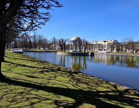 Tallinn Kadrioru Park Culture, Nature, and Local Life