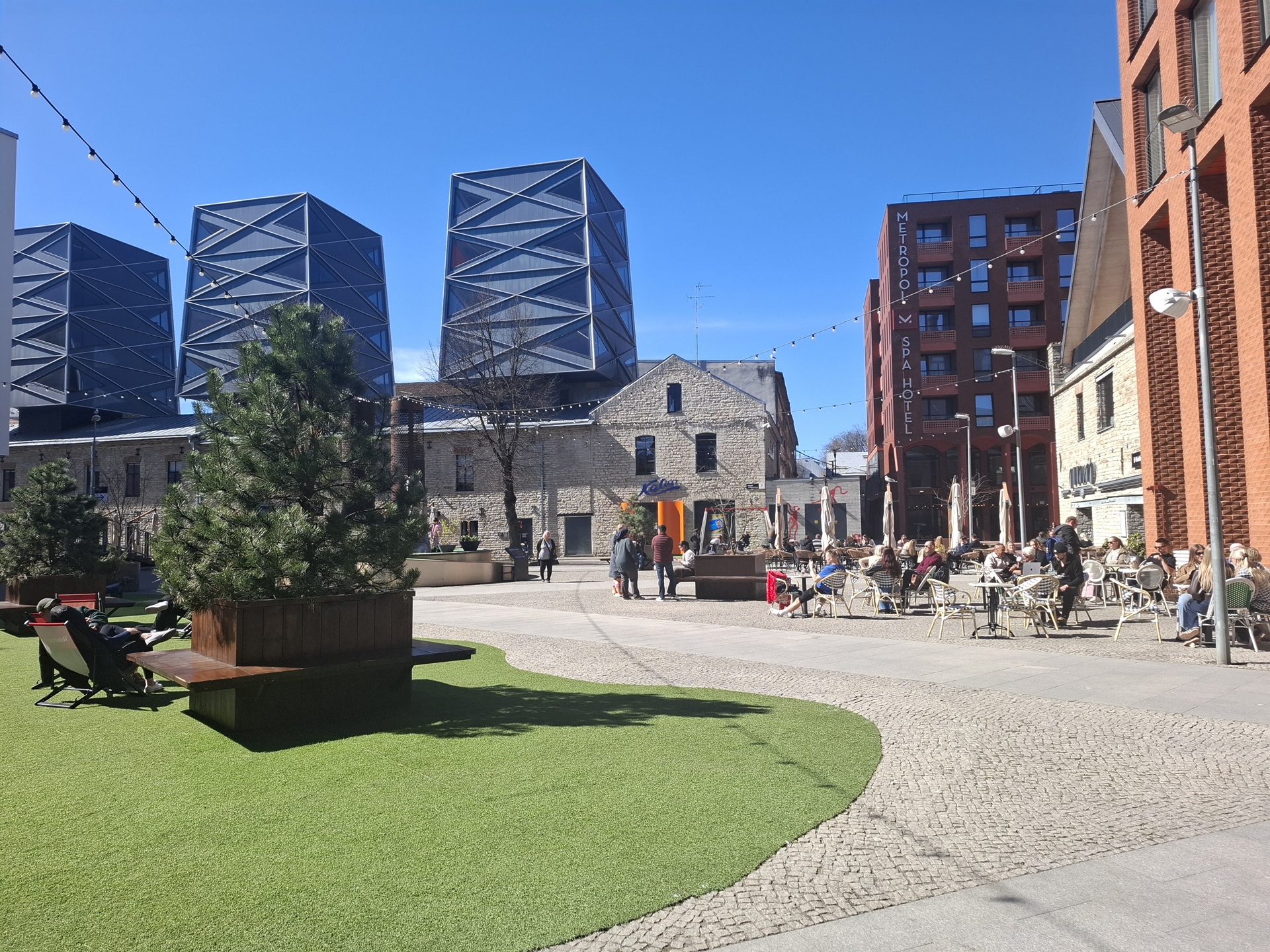The Balanced Traveler’s Guide to Budget Accommodation in Tallinn